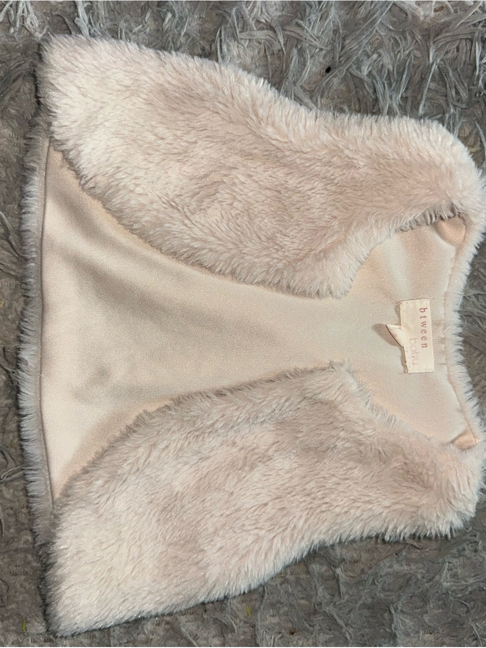 Bluenotes Girls' Cream Faux-Fur Vest